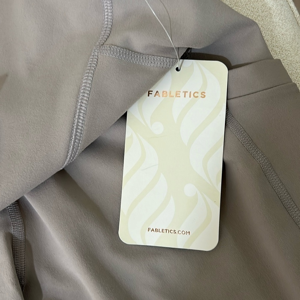 NWT Fabletics 7/8 Leggings High Waisted, Side Pockets, Taupe, Large - Picture 5 of 8
